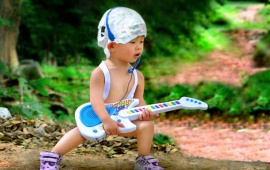Baby Guitar (click to view)