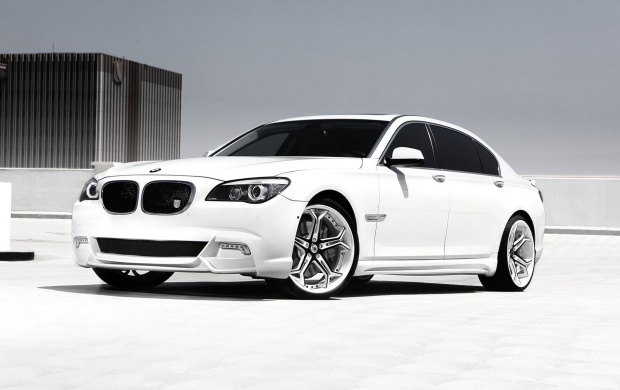 BMW 750Li White Car