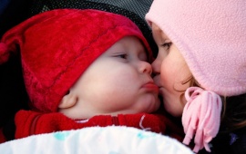 Cute Kiss (click to view)