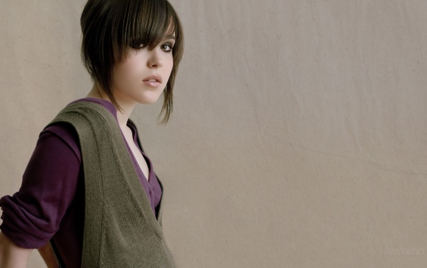 Ellen Page In Side Pose