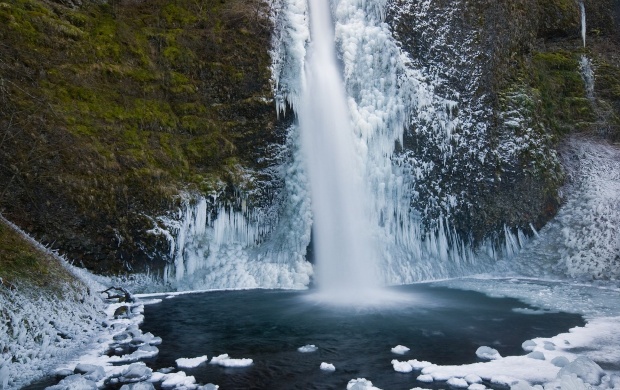 Frozen Waterfall of Cachoeira Congelada