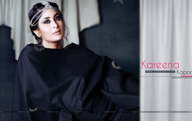 Kareena Kapoor Khan With Curtain