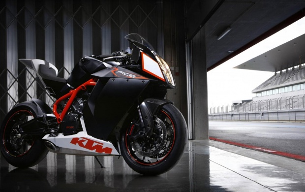 KTM RC8 Motorcycle Side View