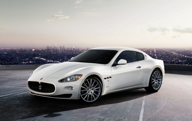 Maserati GranTurismo White click to view 