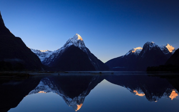 Milford Sound Sunrise New Zealand