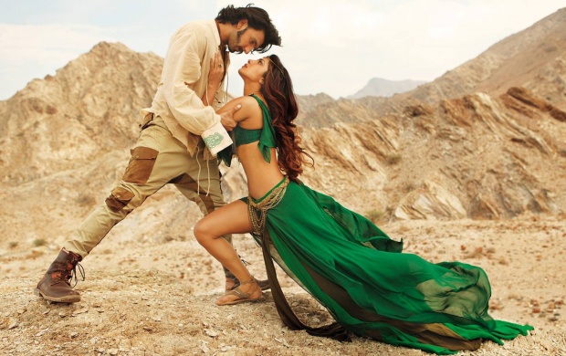 Ranveer Singh And Priyanka Chopra Gunday Stills