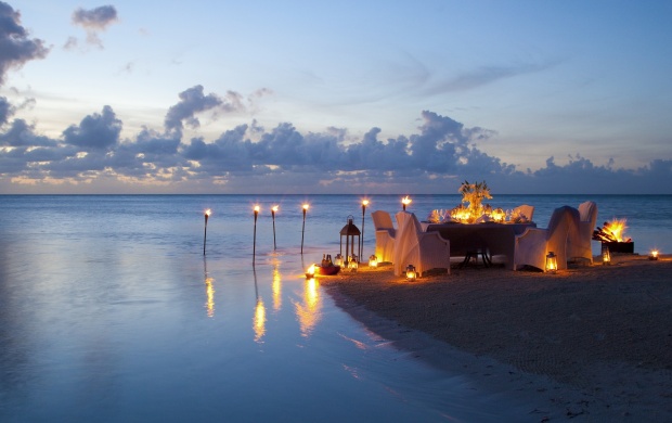 Romantic Candle Light Dinner At Beach