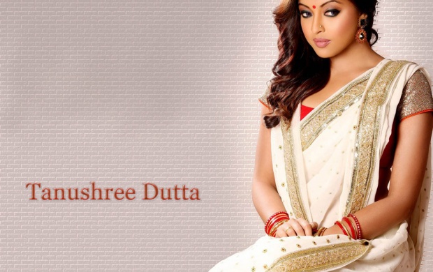 Tanushree Dutta In White Saree