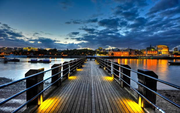 Thames Pier