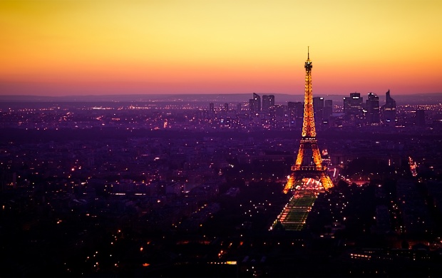 Twilight At The Eiffel Tower