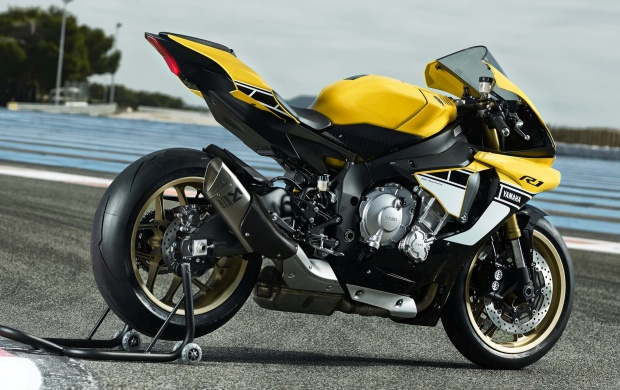 Yamaha YZF-R1 Yellow Black 2016