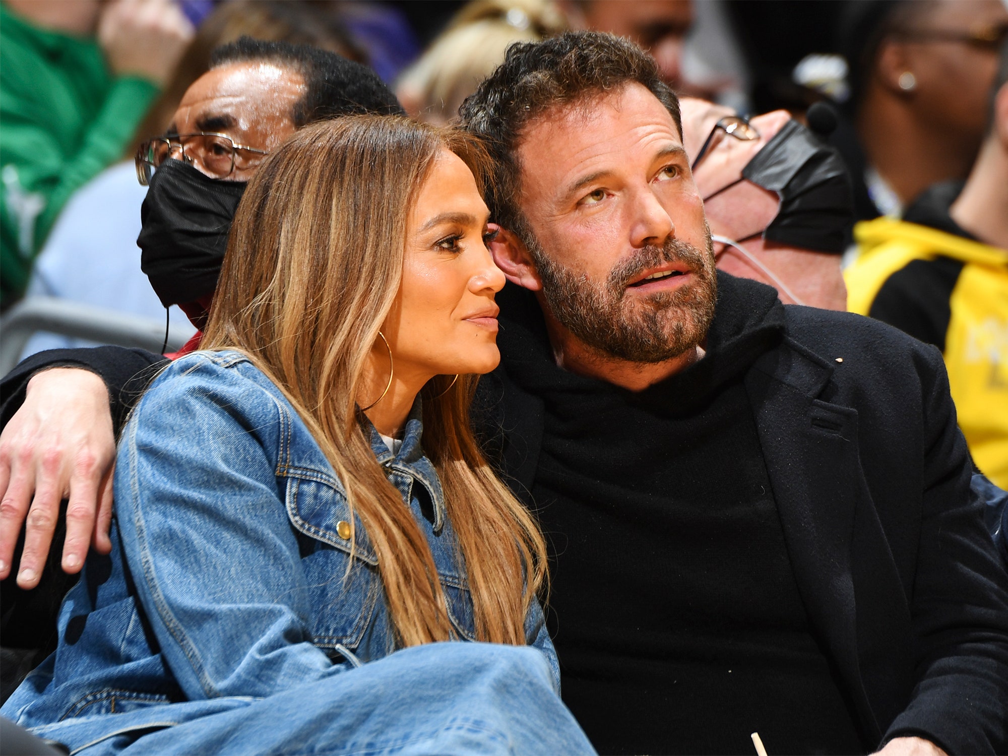ben Affleck And Jennifer Lopez Reprise Their Courtsideatthelakers Role  Vanity Fair
