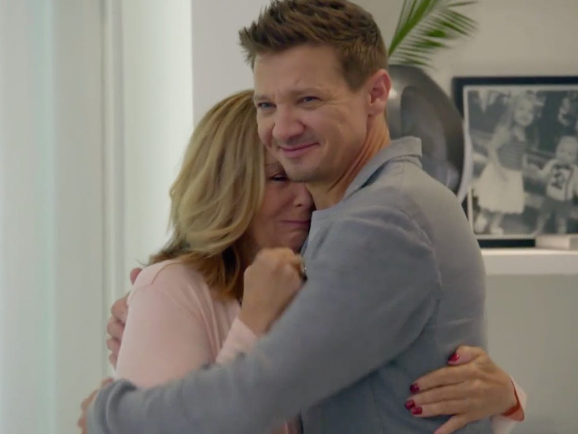 jeremy Renner Bought His Mom A House And Gave It An Hgtv Makeover