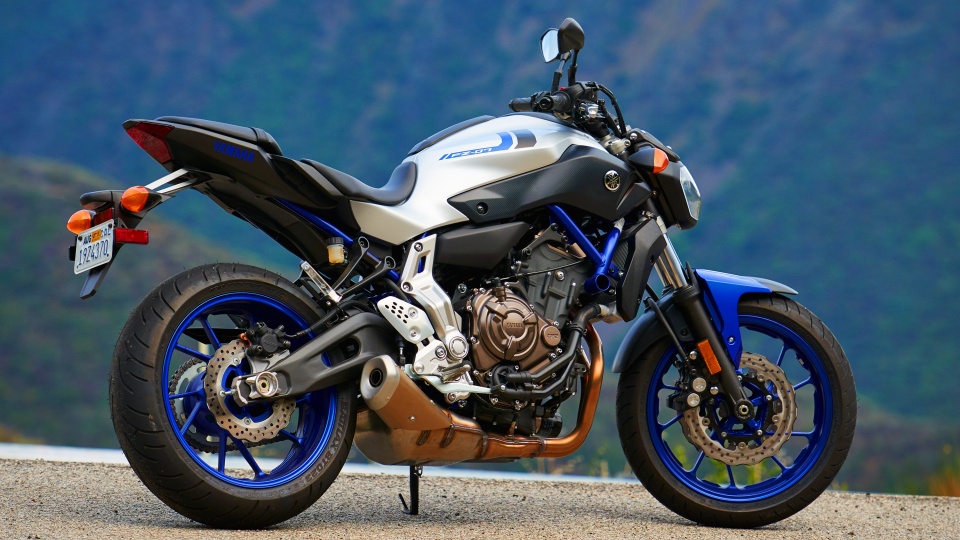 Yamaha FZ09 2016  960 x 540  Download  Close