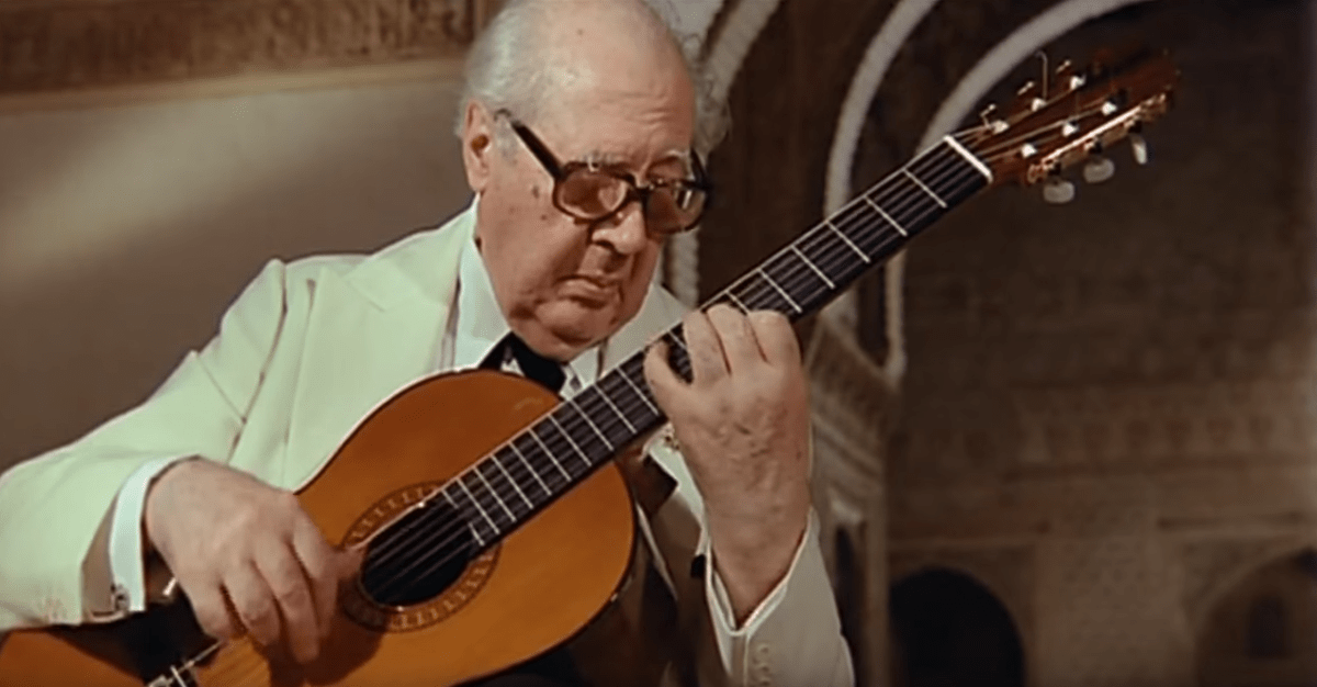 Video pick of the week andrãs segovia plays gavottes from bachs sixth cello suite classical guitar