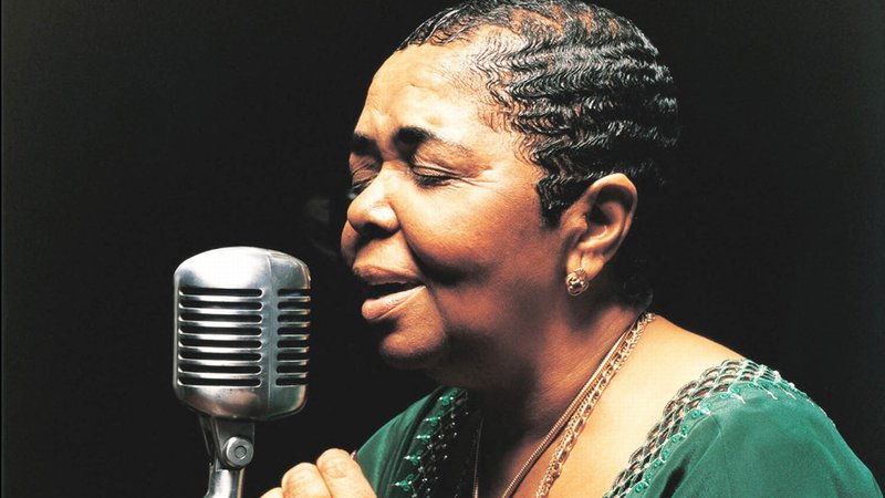 Cesãria ãvora beloved singer from cape verde dies at â repeating islands