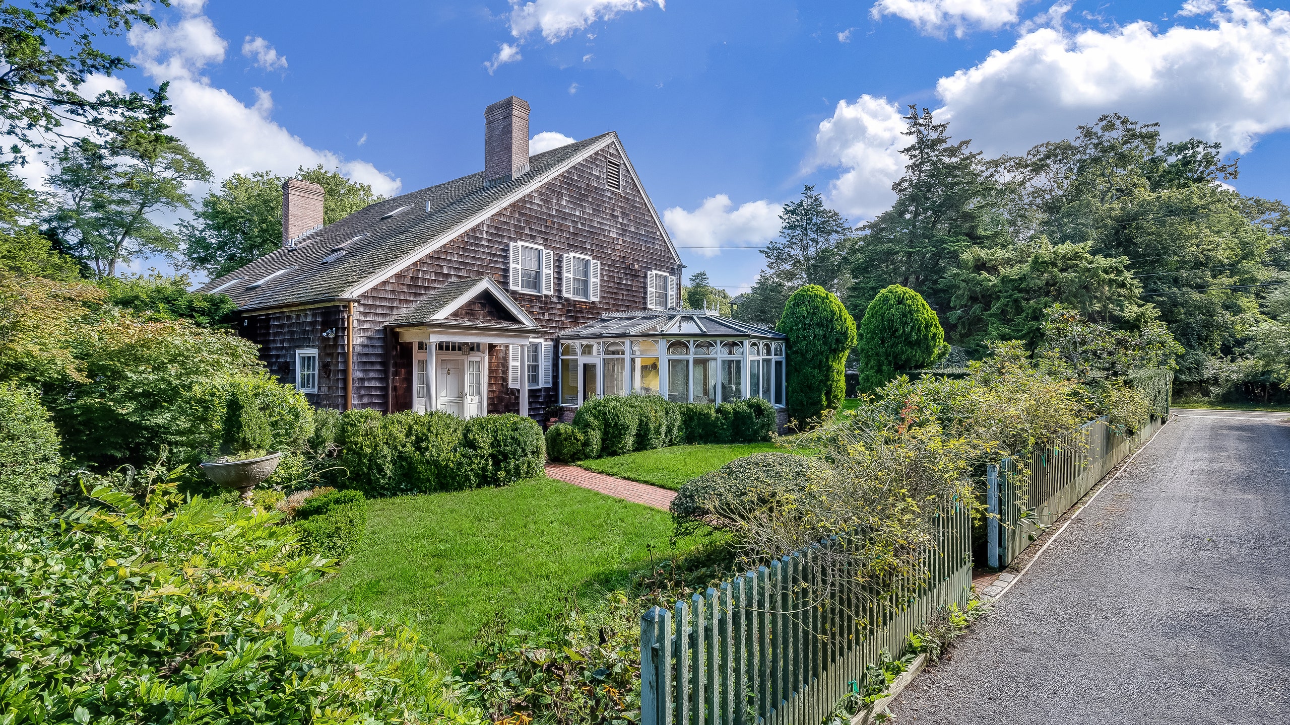Judith leibers east hampton home listed for million architectural digest