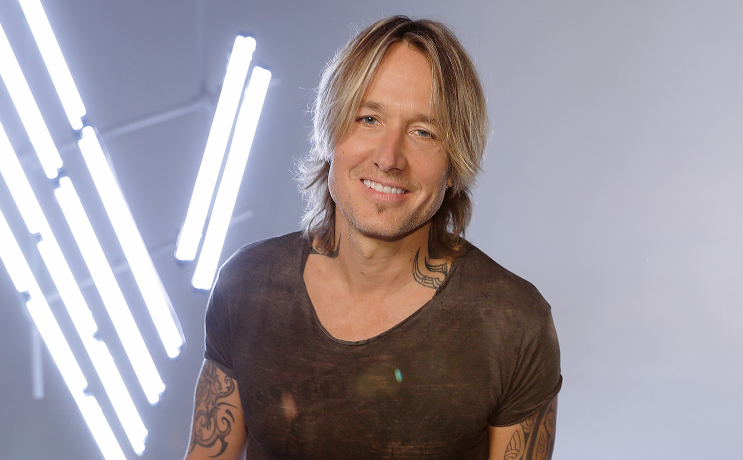 Keith urban shows off gruesome eye injury i dont know what i did