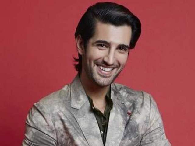 Aditya seal height age family wiki news videos discussion more