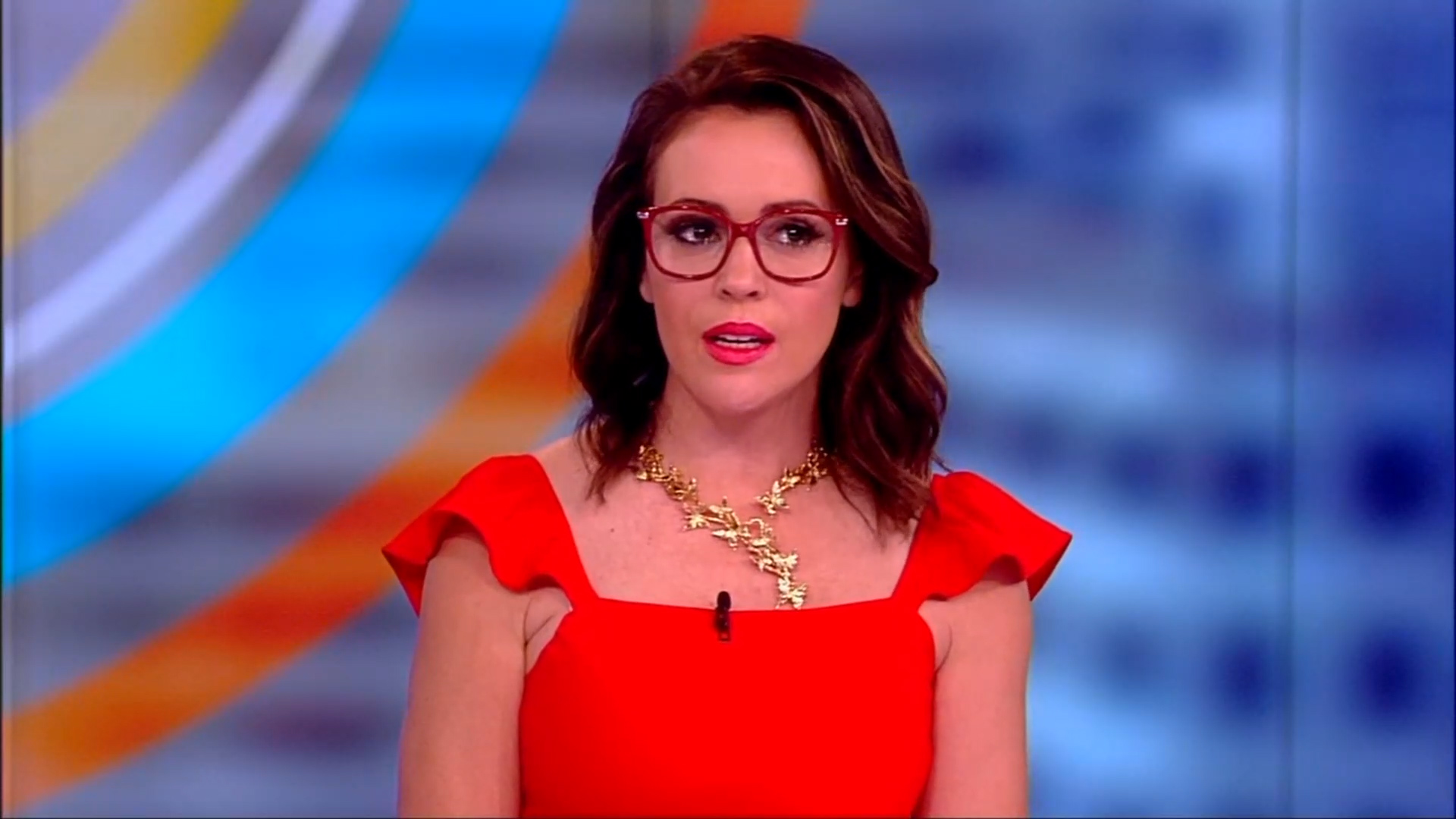 Alyssa milano reveals she was hospitalized on the view