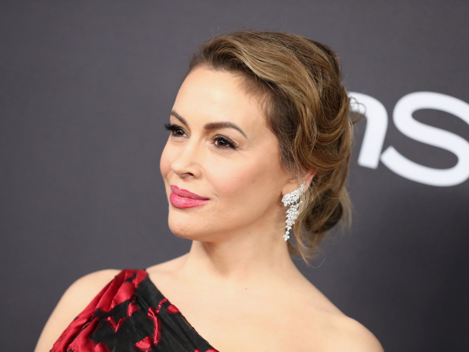 Alyssa milano talks political sorry not sorry podcast its a natural extension of me