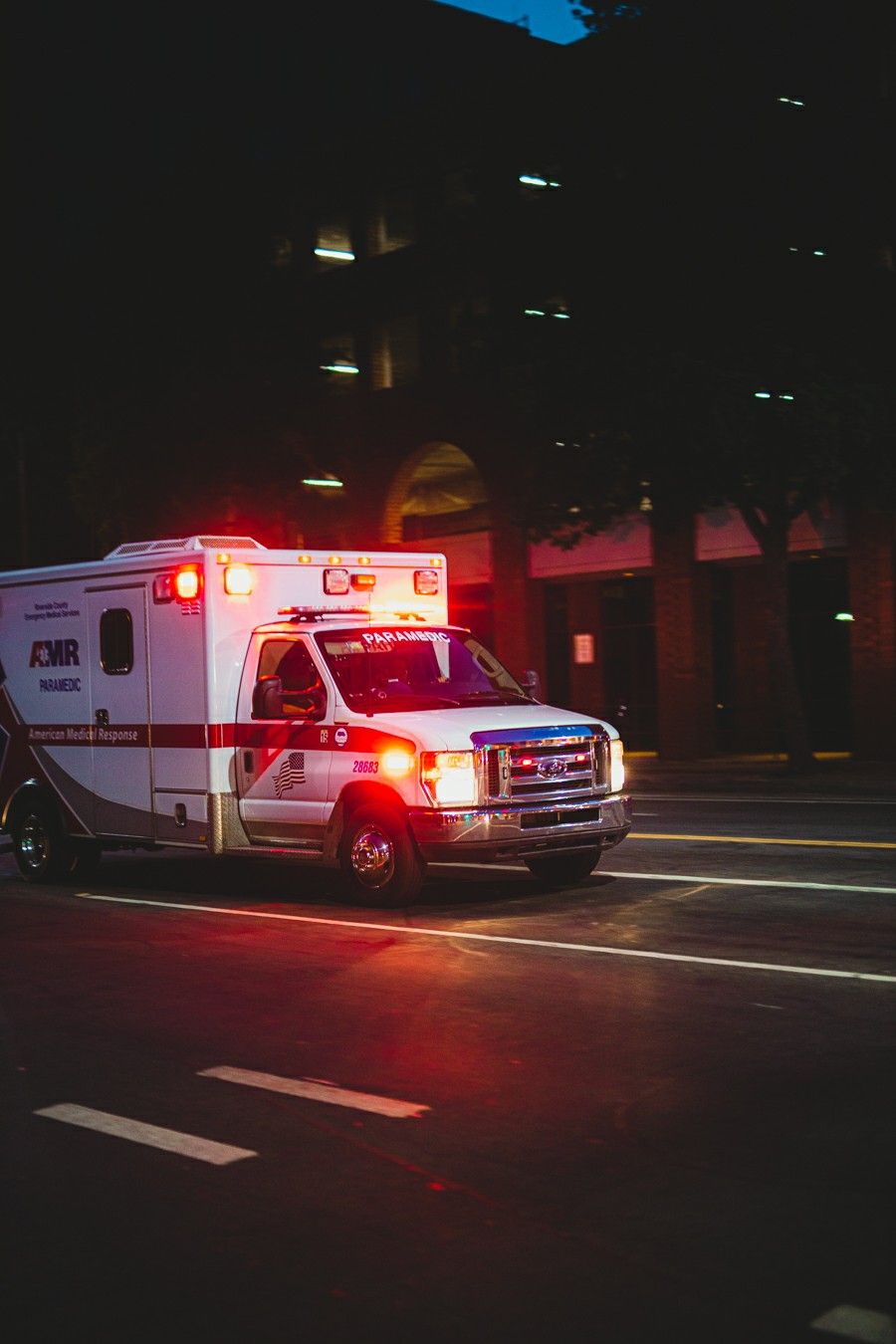 Ambulance paramedic ambulance pictures medical wallpaper