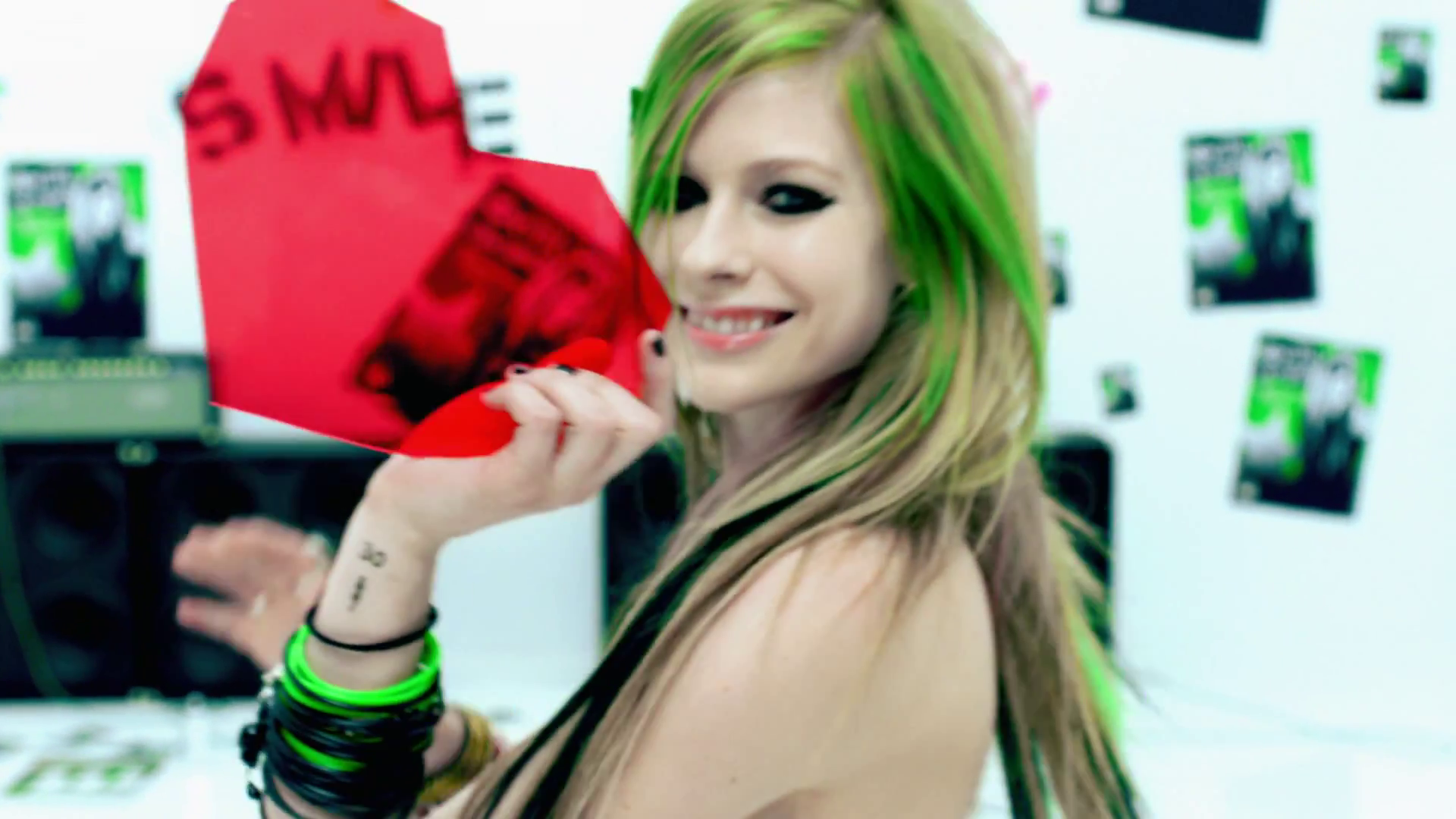Avril lavigne photo smile