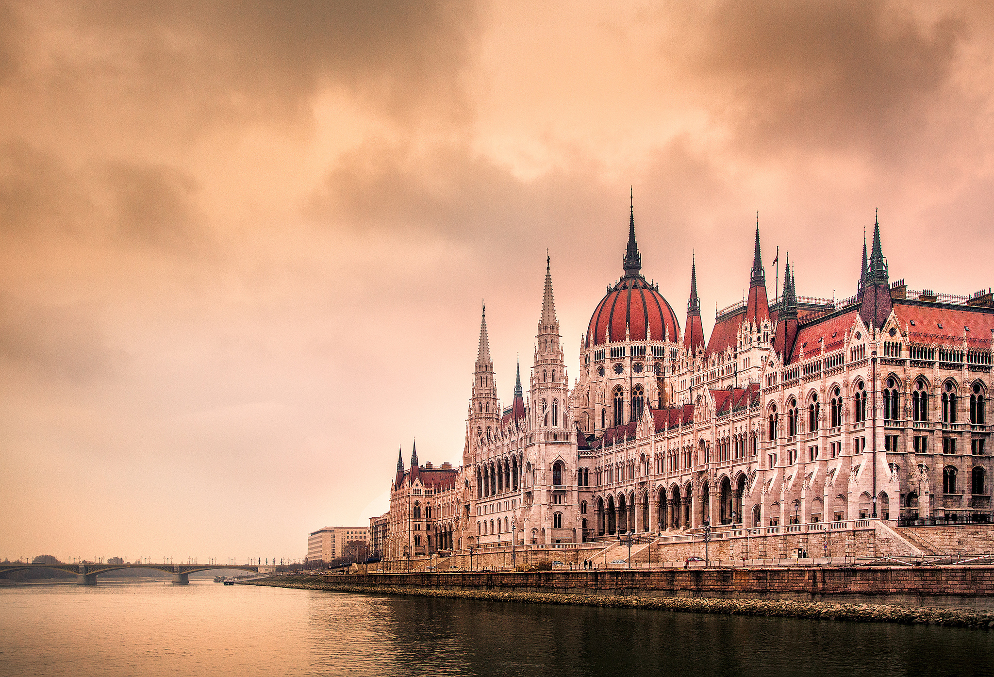 Building budapest hungary hungarian parliament building wallpapers hd desktop and mobile backgrounds