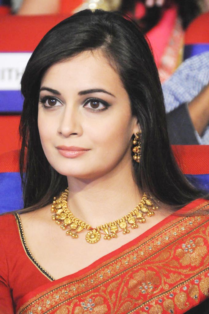 Dia mirza beautiful images and photos collections