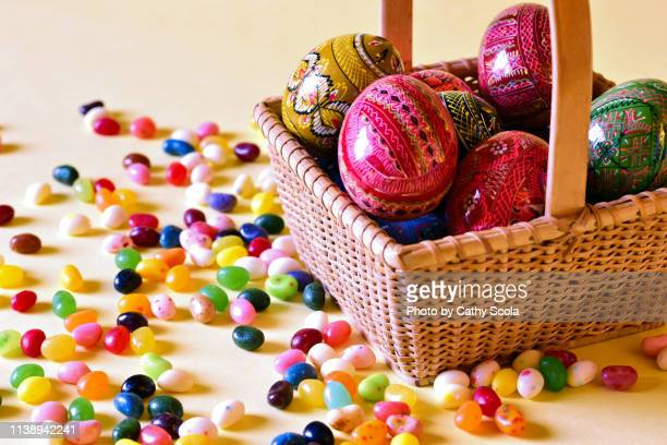 Easter basket candy photos and premium high res pictures