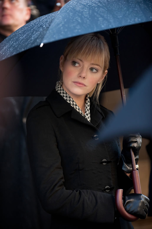 Two new images of andrew garfield and emma stone in the amazing spider