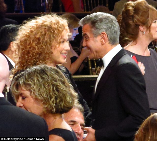 Close pals julia roberts and george clooney giggle and hold hands during bafta event daily mail online