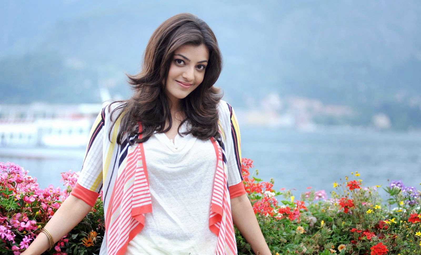 Hot top kajal aggarwal wallpapers hd images photos collection