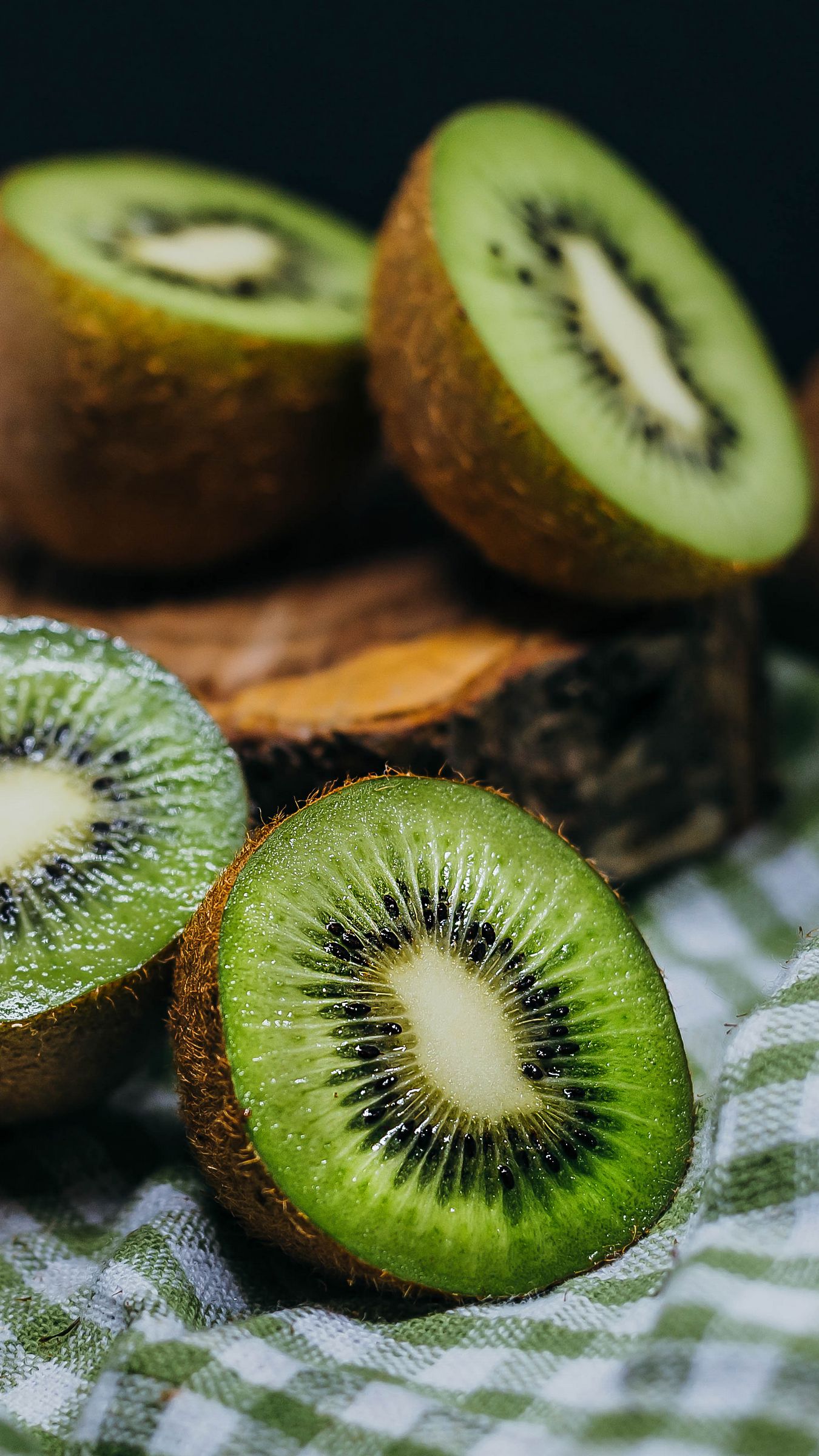 Download wallpaper x kiwi fruit ripe juicy green iphone s for parallax hd background