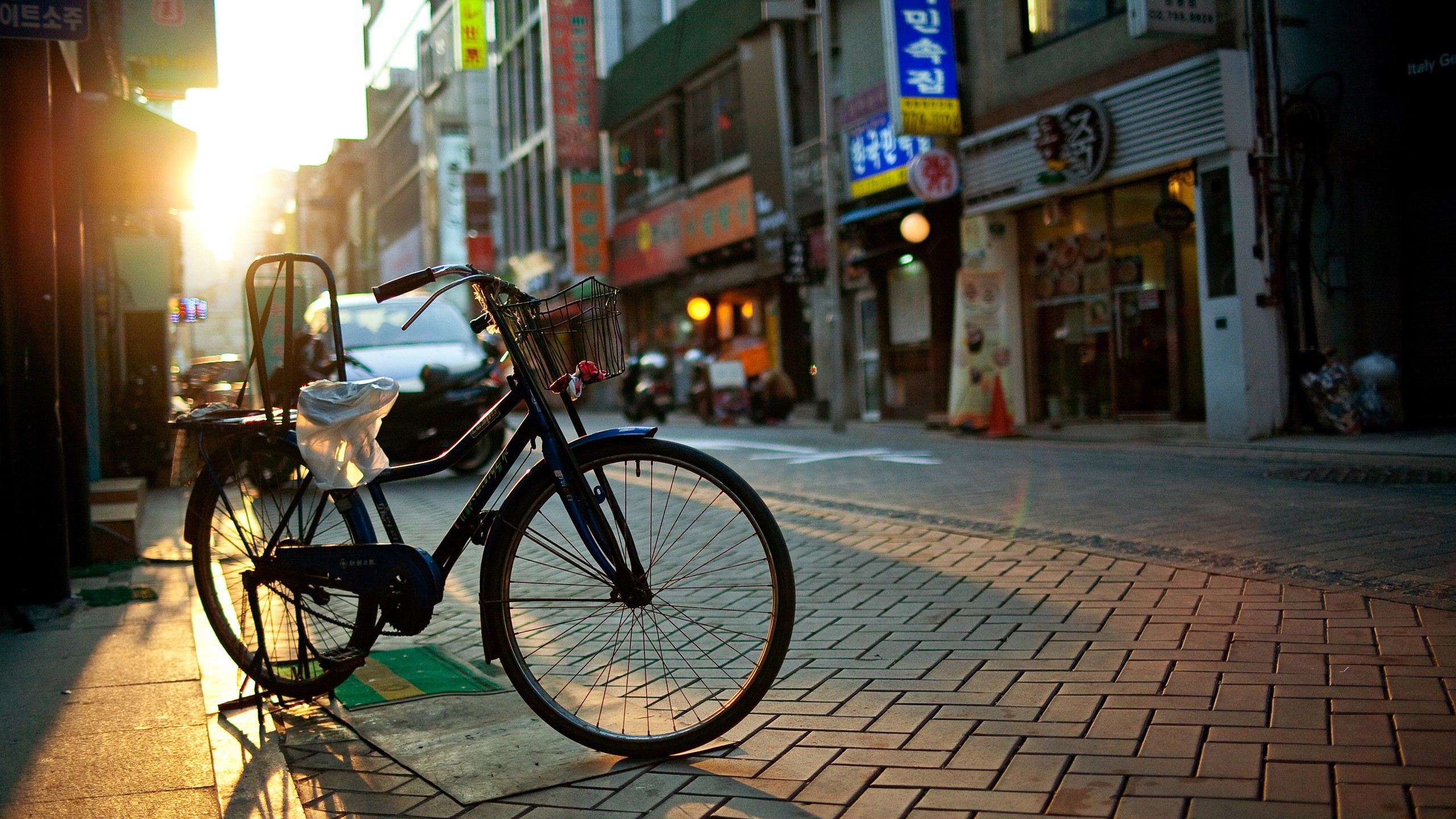The bike on the korean street desktop wallpapers x