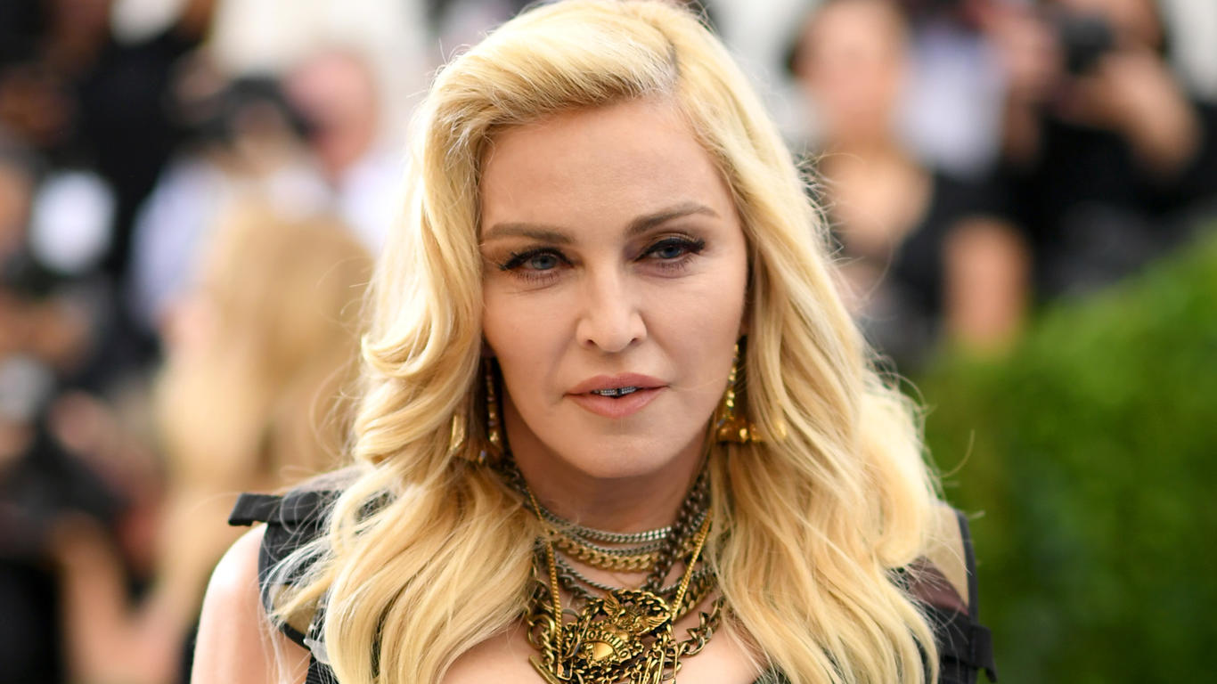 Madonna legt sie sich einen vãllig neuen look zu