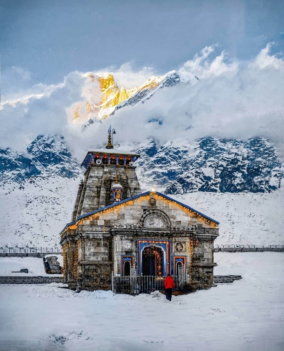 Dr pm dhakate on kedarnath temple facts built by using the most advanced architecture principles of ancient times said to be under snow for years from approx