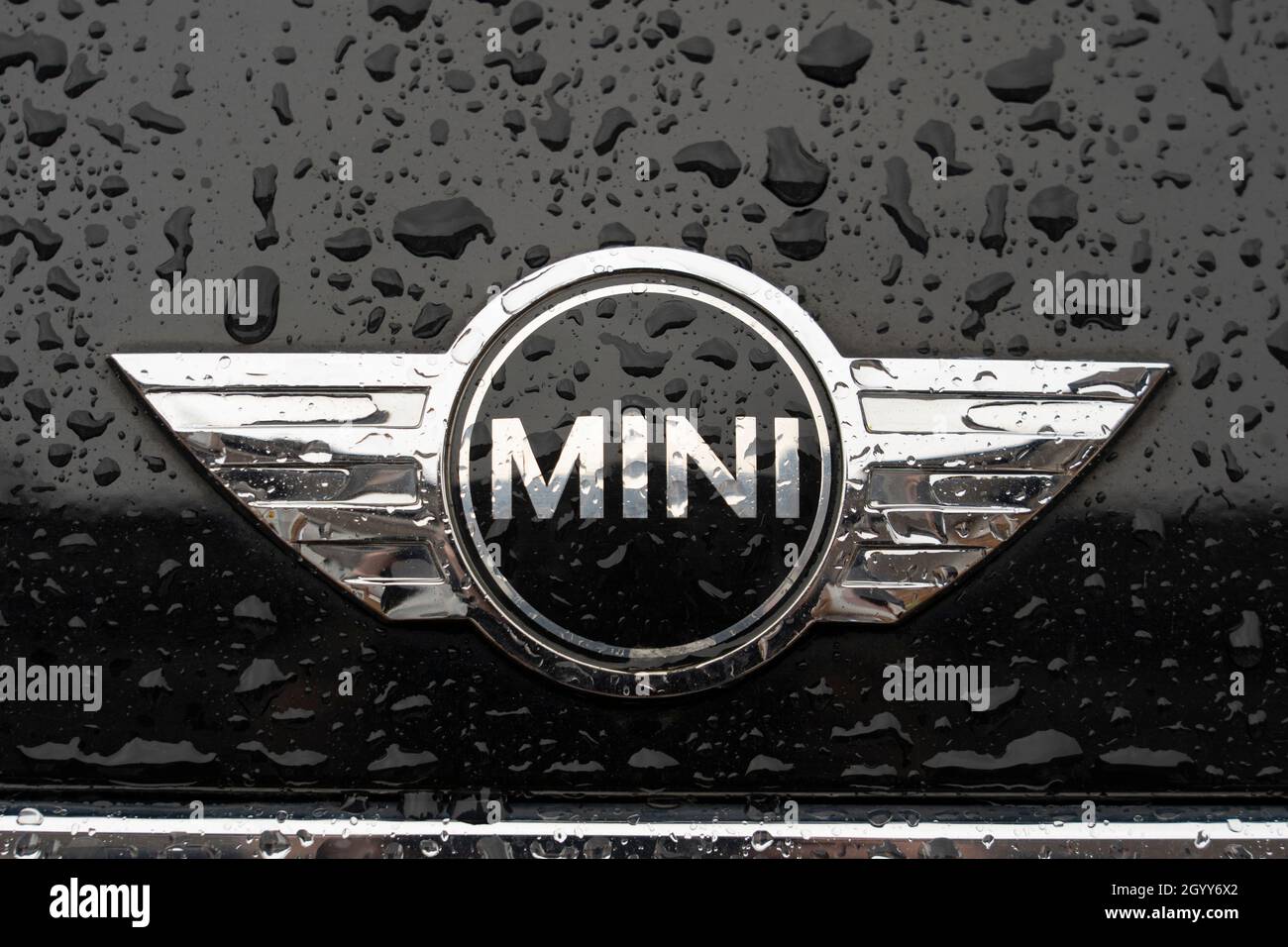 Mini Cooper Motor Haube Stockfotografie - Alamy