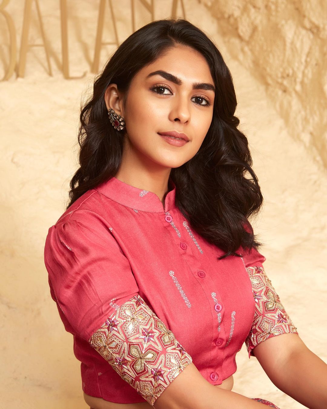 Bollywood actress mrunal thakur hot photo gallery photos hd images pictures stills first look posters of bollywood actress mrunal thakur hot photo gallery movie