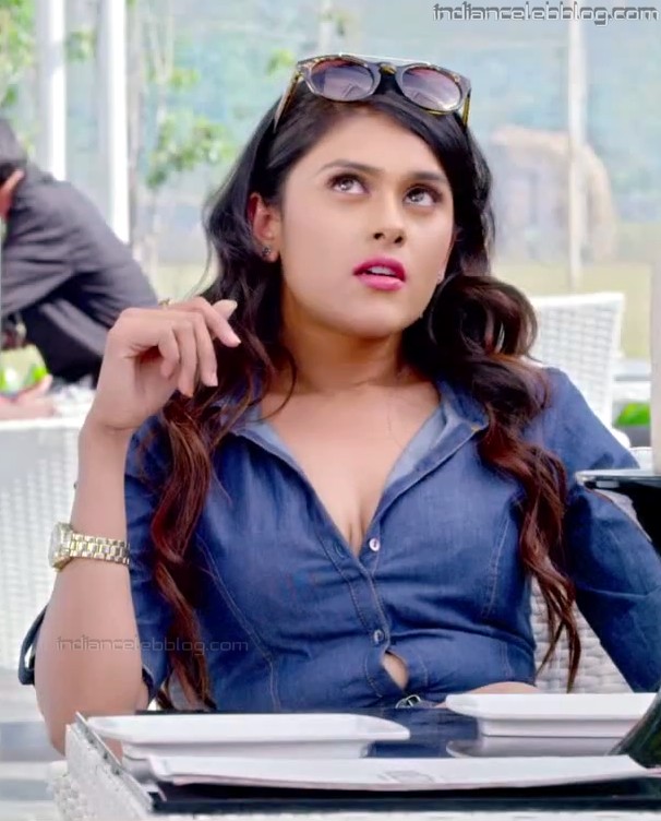 Naira shah telugu actress hot legs cleavage show hd caps stills â