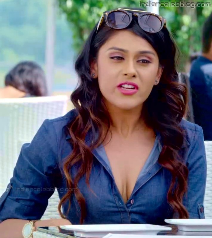 Naira shah telugu actress ee s hot cleavage pics â
