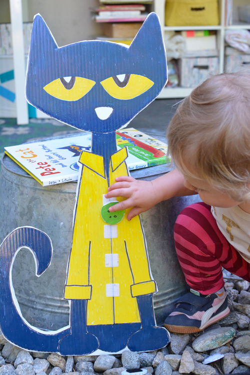 Make pete the cat and his four groovy buttons