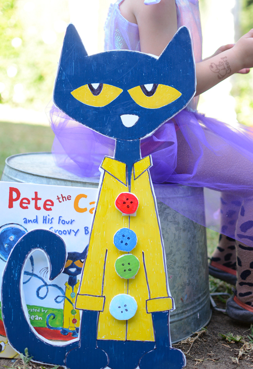 Make pete the cat and his four groovy buttons