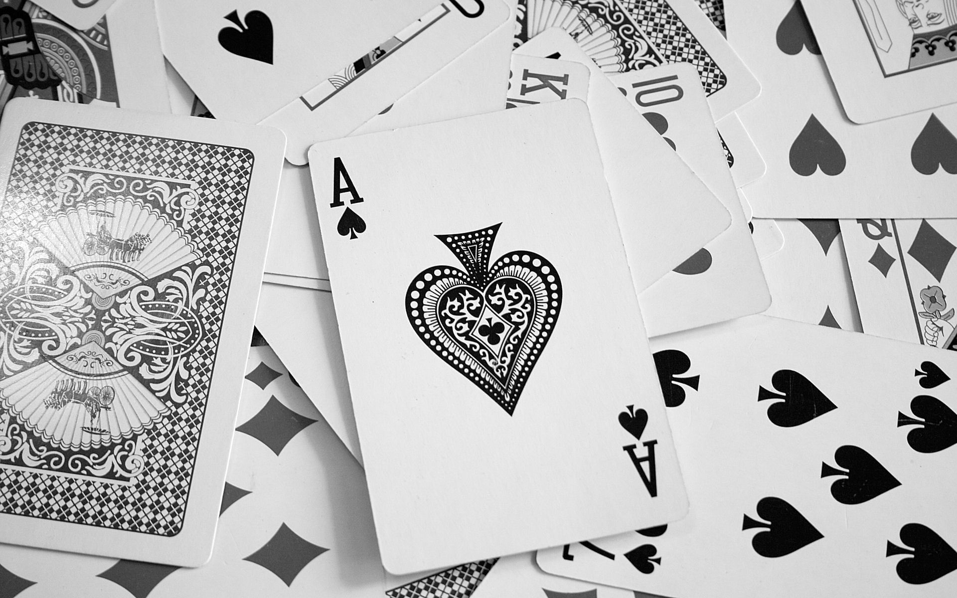 Playing card lot cards ace of spades monochrome playing cards p wallpaper hdwallpaper desktop ààààà ààààà àààààààà