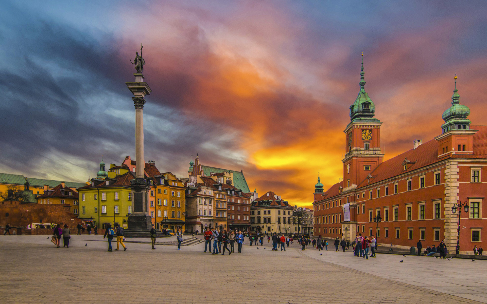 Warsaw poland old town square of the old town nearby st johns archcathedral dates back to the th century ultra hd wallpaper for desktop x