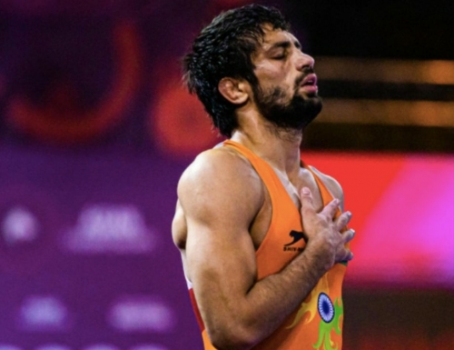 Olympics wrestlers ravi dahiya deepak punia secure semifinal berths
