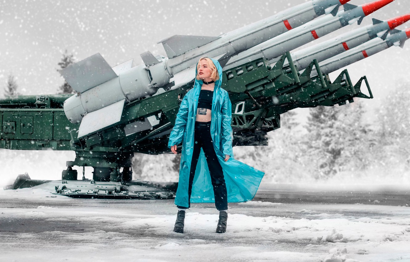 Wallpaper girl snow missiles tattoo cloak rocket launcher images for desktop section ððµðññðºð