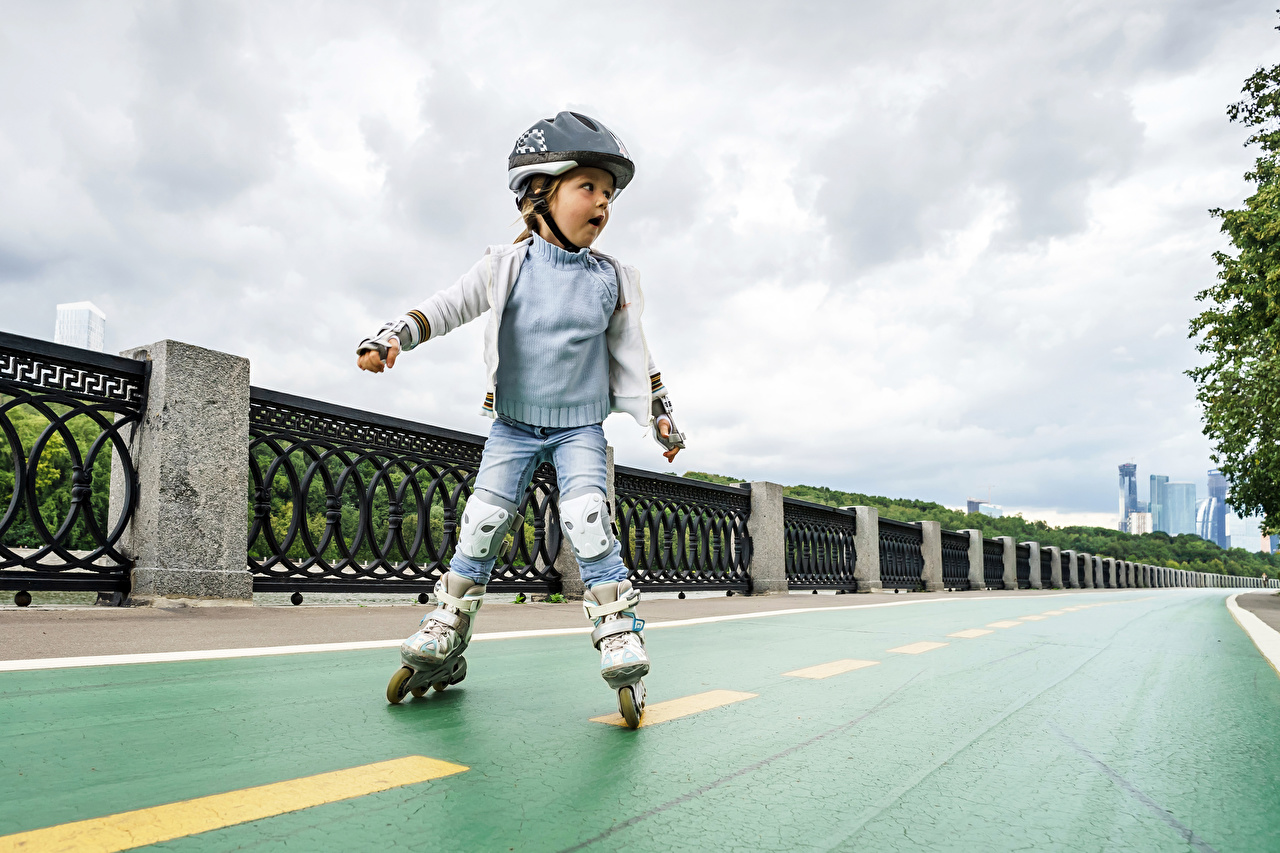 Desktop wallpapers little girls helt child roller skates fence