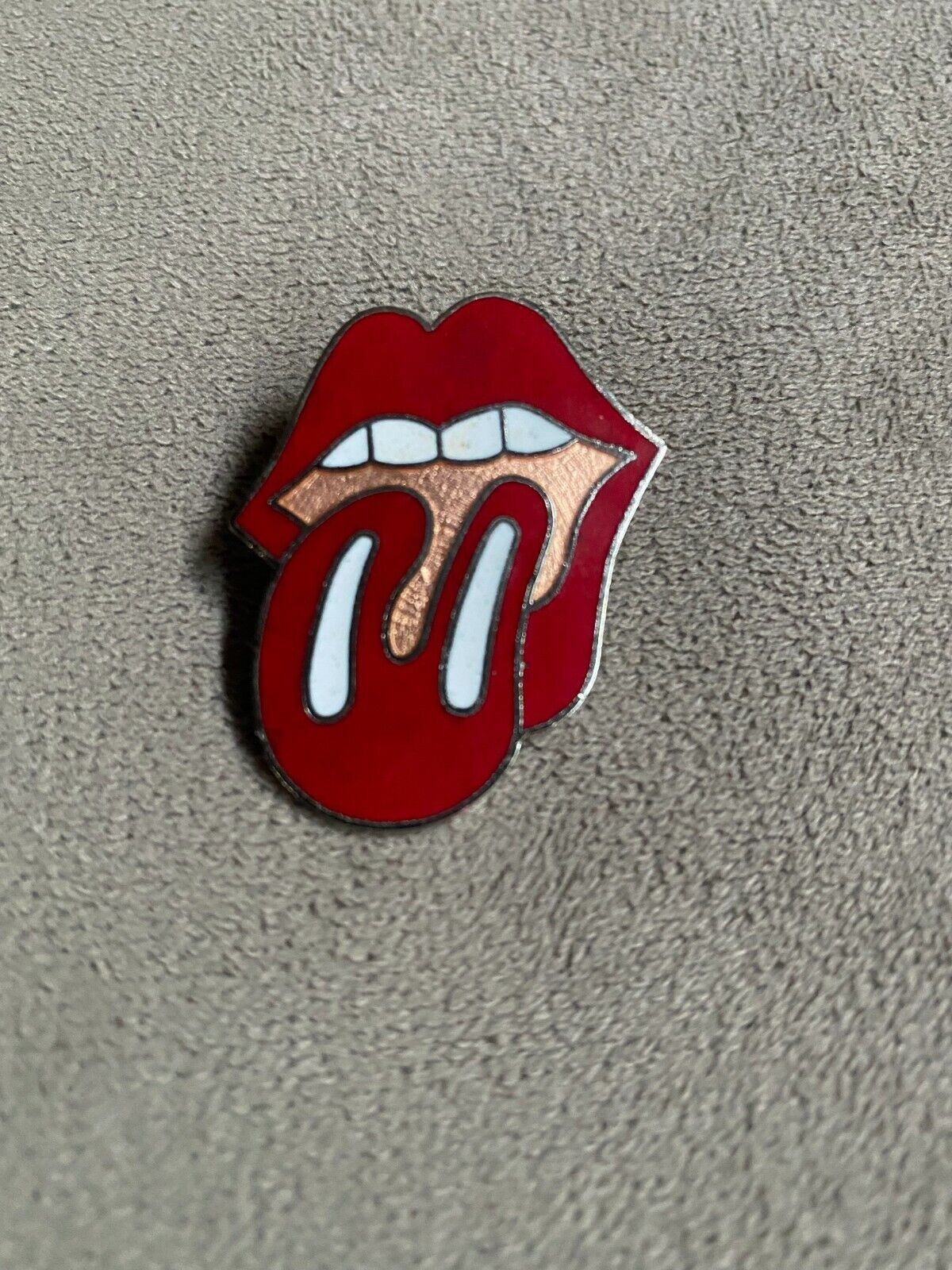 Rolling stones enamel metal tongue logo pin pinback