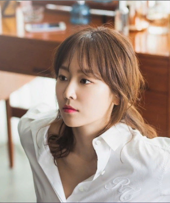 Seo hyun jin in the series the beauty inside åæ